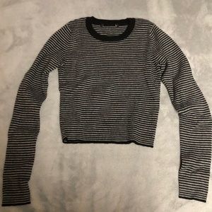 long sleeve crop top